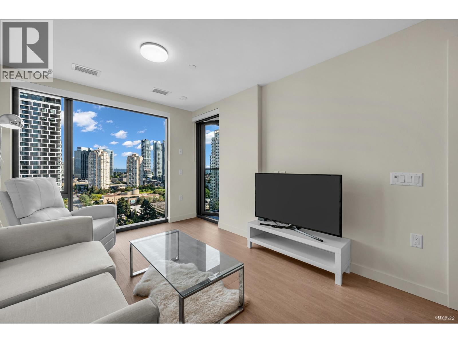 1601 5987 WILSON AVENUE, Burnaby, British Columbia