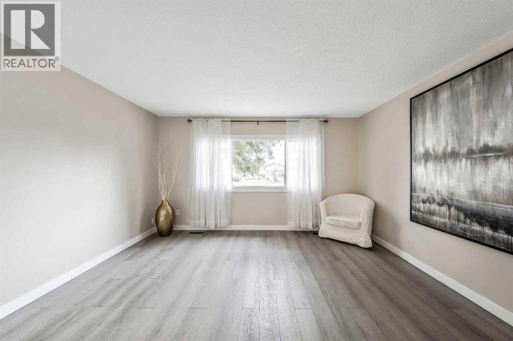 136 Brentwood Place, Strathmore, Alberta  T1P 1E4 - Photo 9 - A2274802