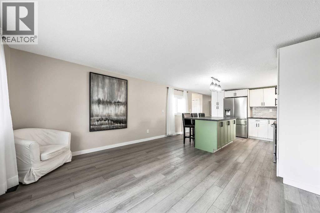 136 Brentwood Place, Strathmore, Alberta  T1P 1E4 - Photo 6 - A2274802