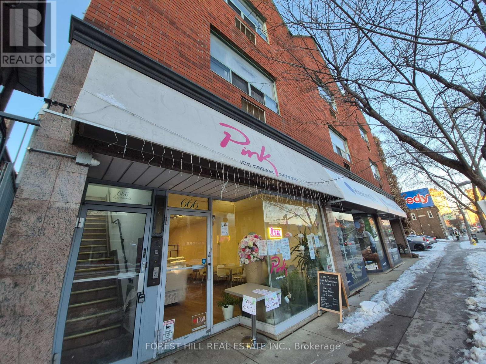 202 - 666 St. Clair Avenue W, Toronto, Ontario  M6C 1B1 - Photo 3 - C12632594