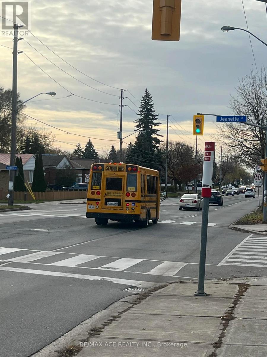 Bsmt - 3715 St Clair Avenue E, Toronto (Cliffcrest), Ontario  M1M 1T5 - Photo 11 - E12632938