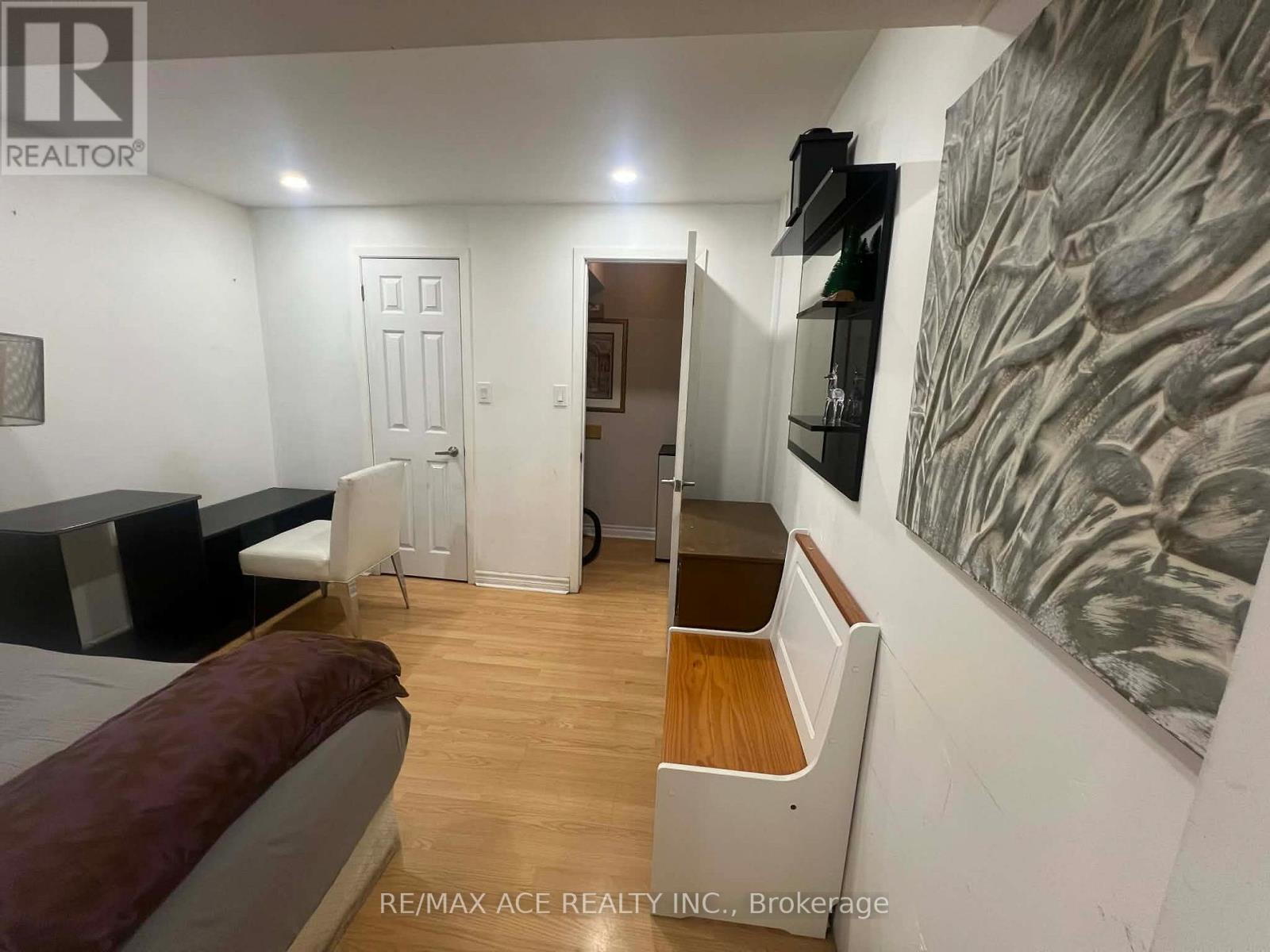 Bsmt - 3715 St Clair Avenue E, Toronto (Cliffcrest), Ontario  M1M 1T5 - Photo 5 - E12632938