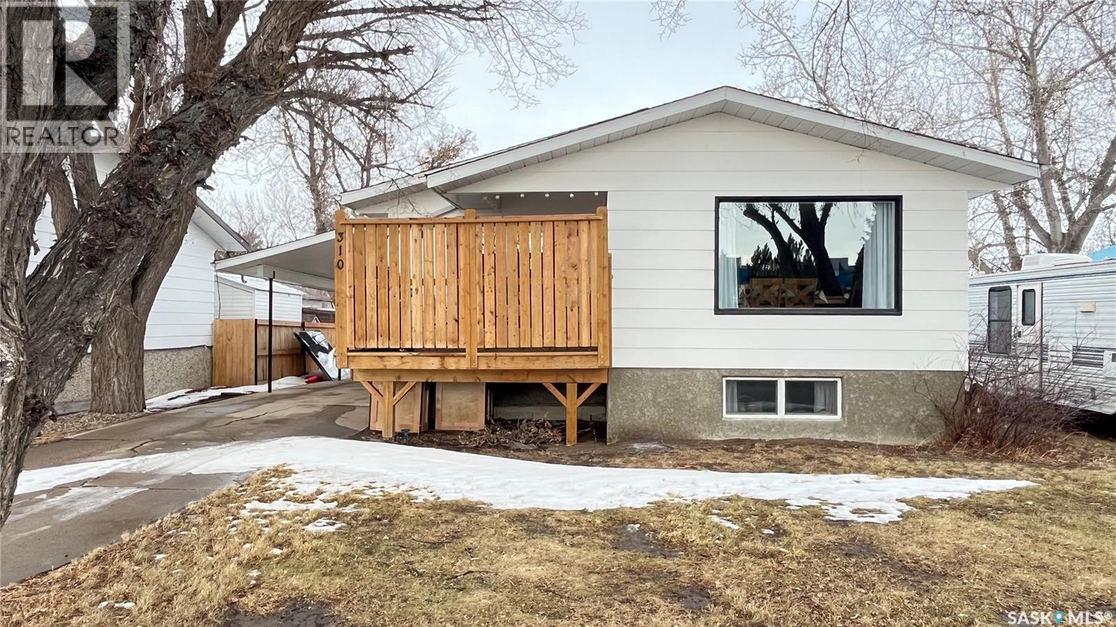 310 Louis AVENUE, Maple Creek, Saskatchewan