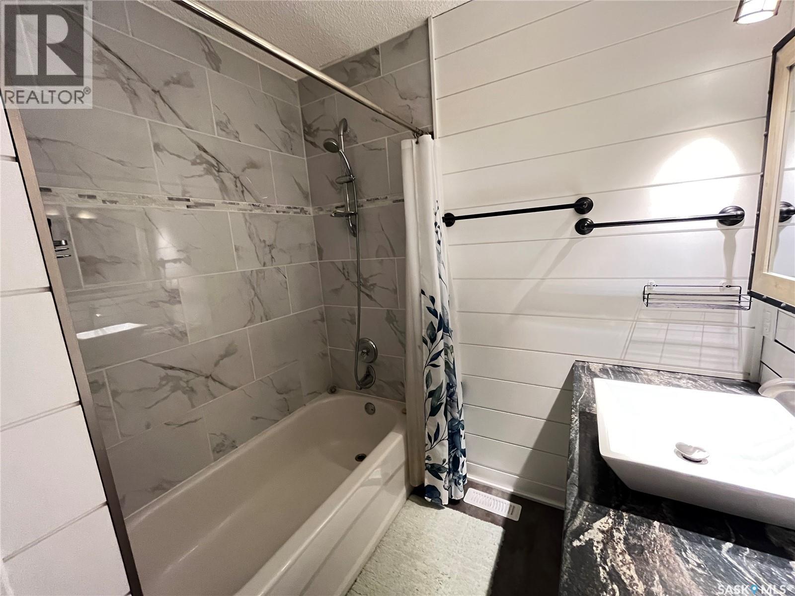 310 Louis Avenue, Maple Creek, Saskatchewan  S0N 1N0 - Photo 17 - SK025623