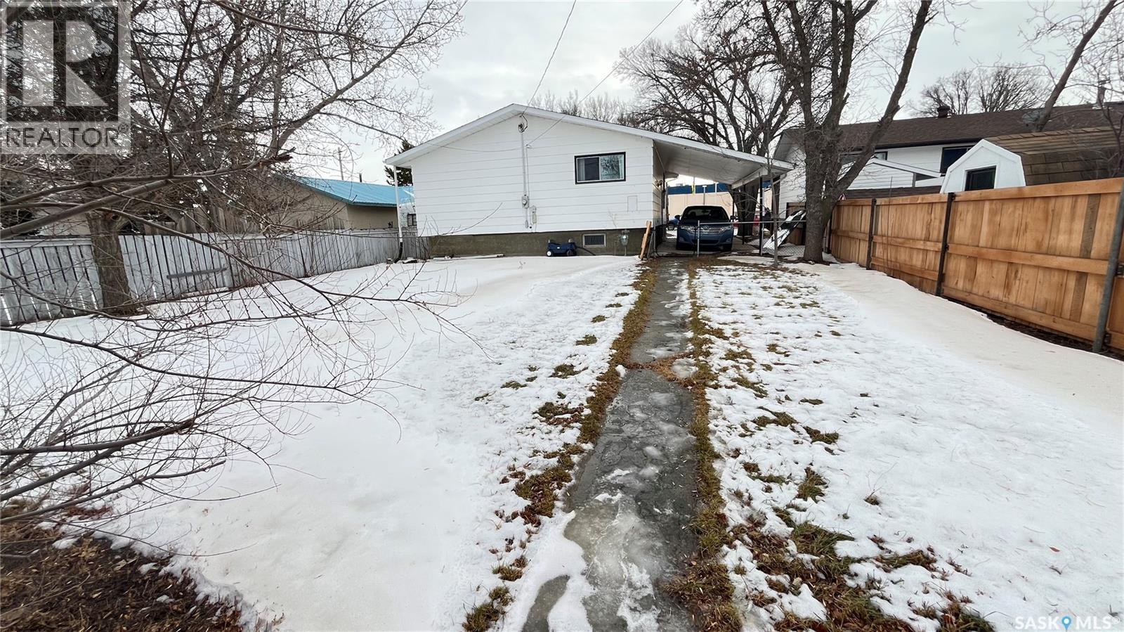 310 Louis Avenue, Maple Creek, Saskatchewan  S0N 1N0 - Photo 5 - SK025623