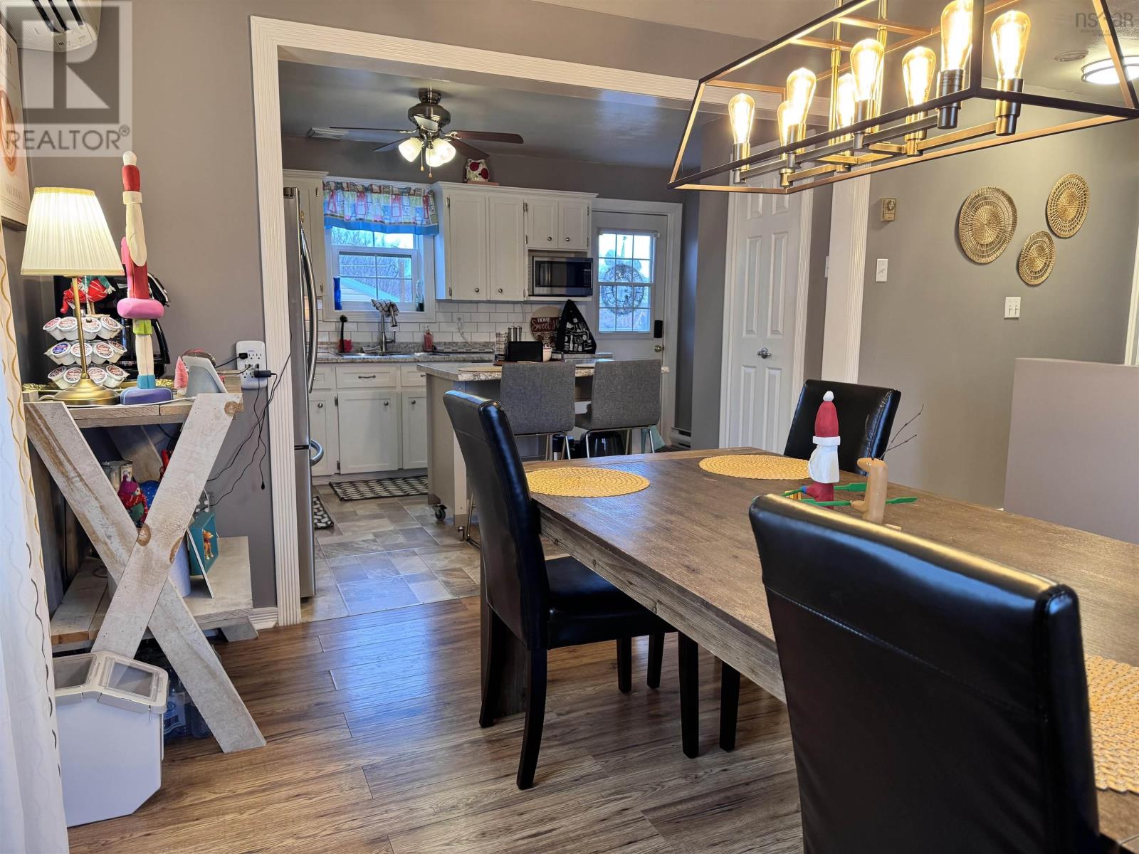 100 Highland Street, Glace Bay, Nova Scotia  B1A 2V1 - Photo 11 - 202529276