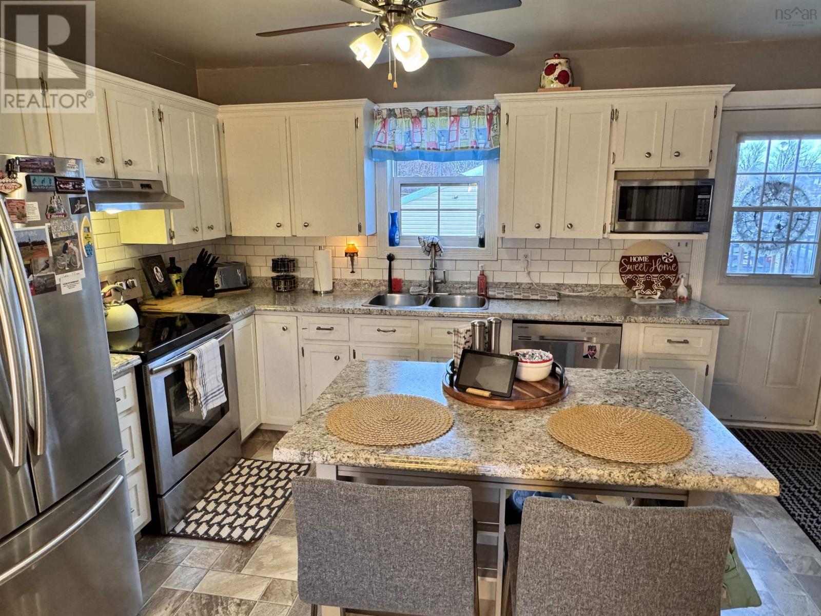 100 Highland Street, Glace Bay, Nova Scotia  B1A 2V1 - Photo 14 - 202529276