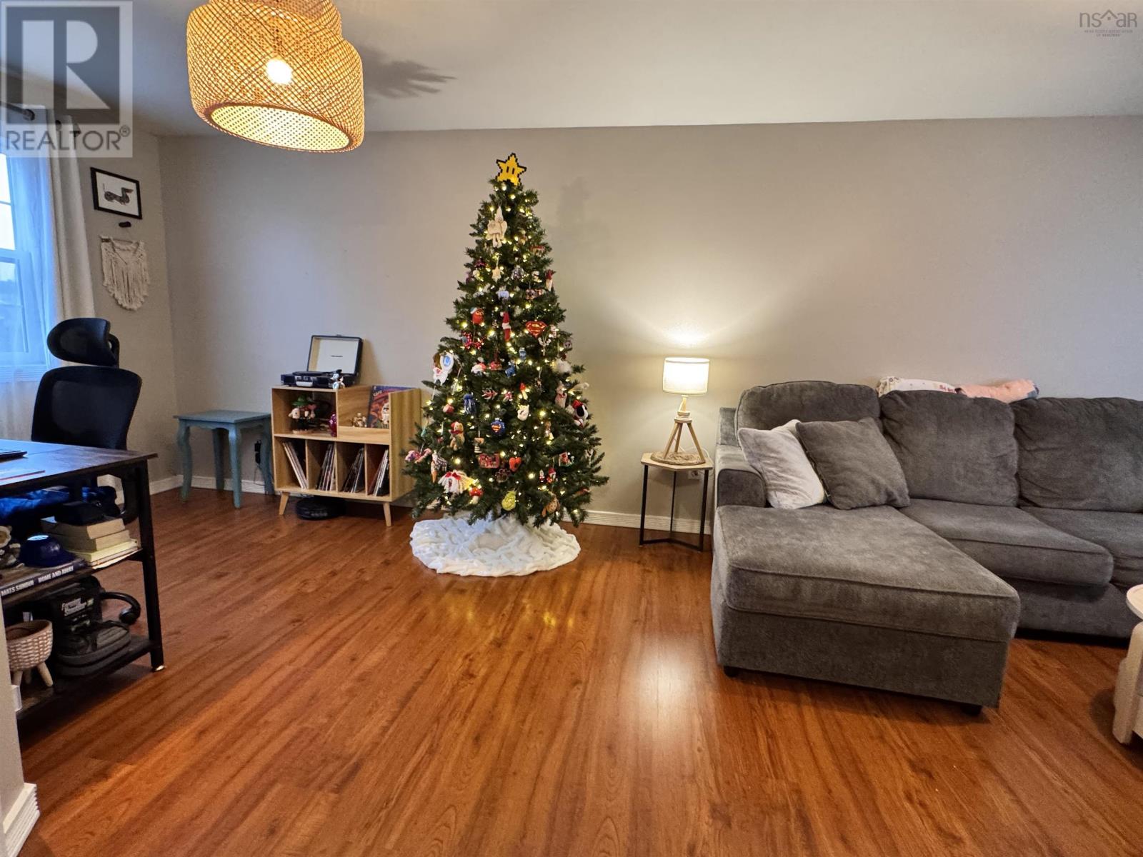 100 Highland Street, Glace Bay, Nova Scotia  B1A 2V1 - Photo 17 - 202529276