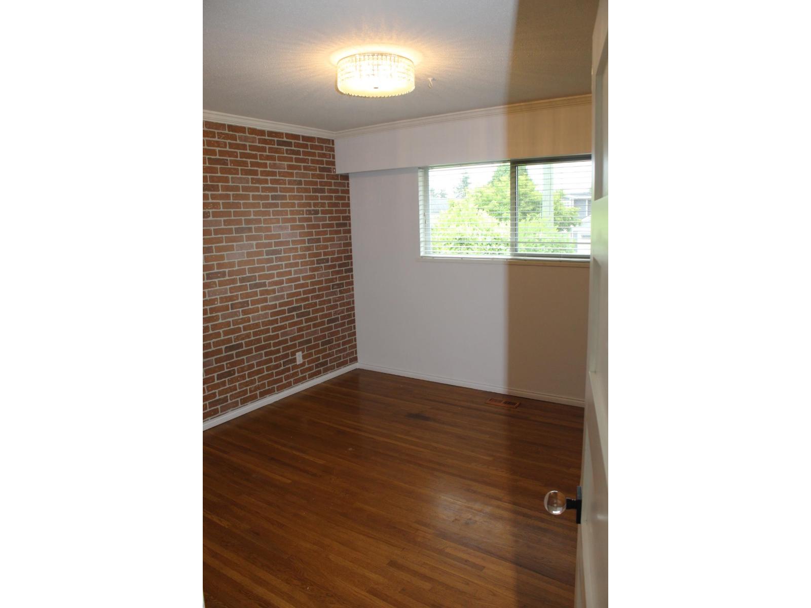 Upper 9686 Princess Drive, Surrey, British Columbia V3V 2T4 - Photo 9 - R3071003