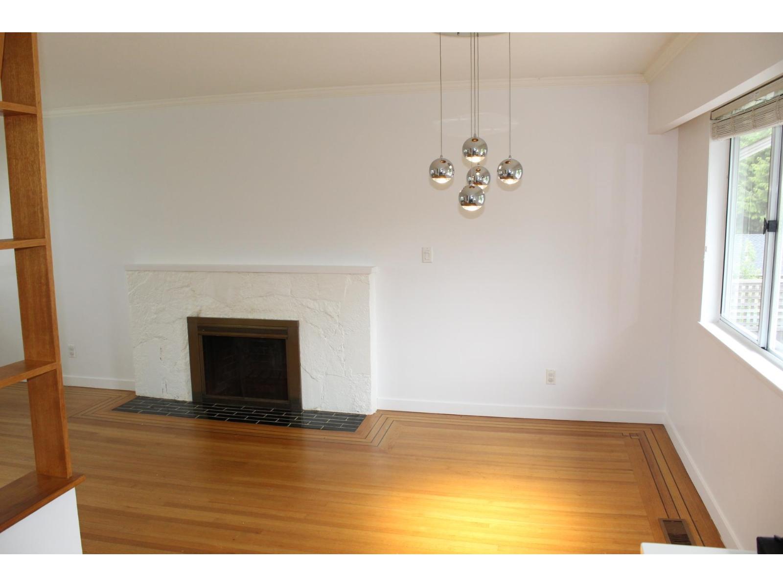 Upper 9686 Princess Drive, Surrey, British Columbia V3V 2T4 - Photo 5 - R3071003