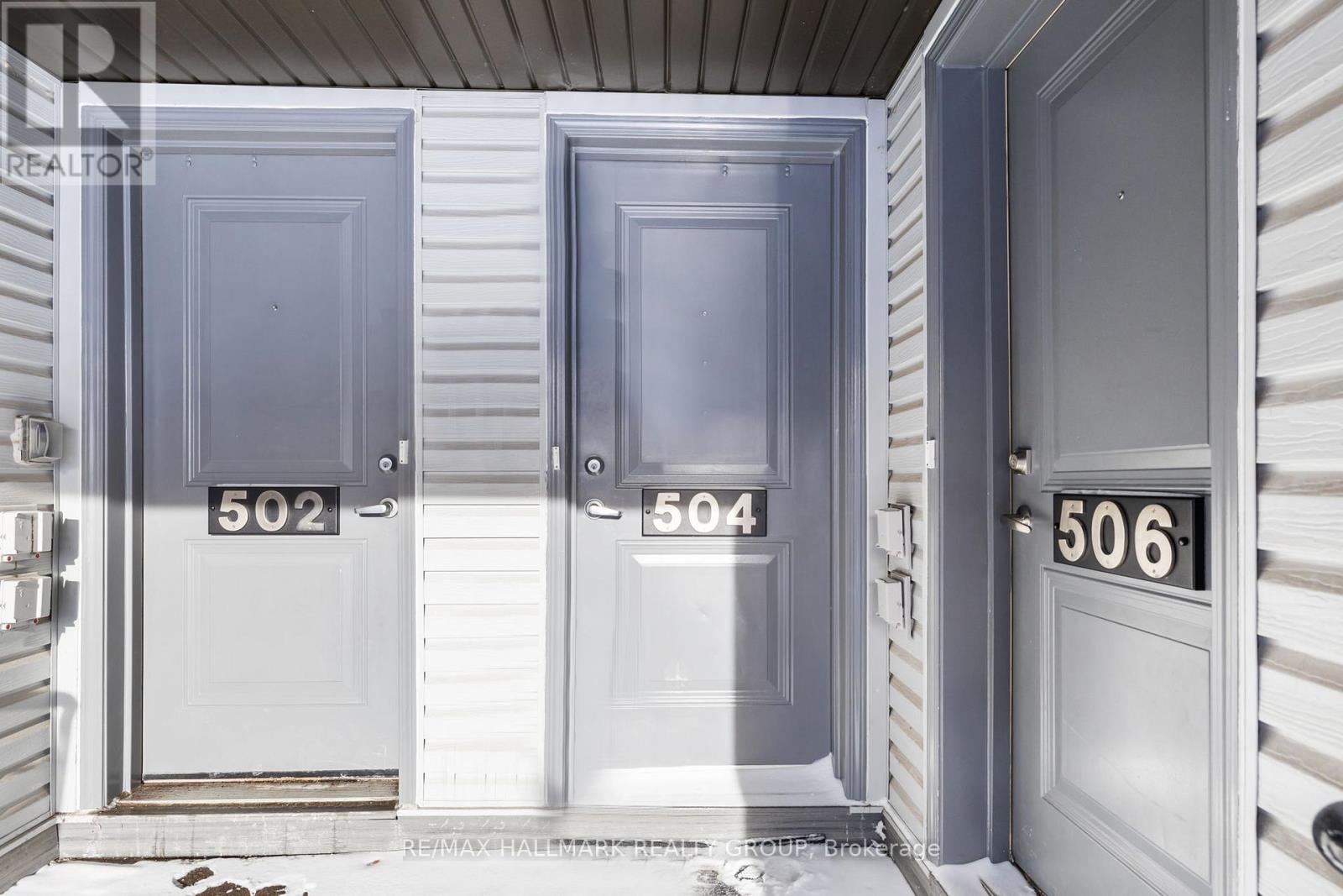 504 Clearbrook Drive, Ottawa, Ontario  K2J 5X5 - Photo 4 - X12632952