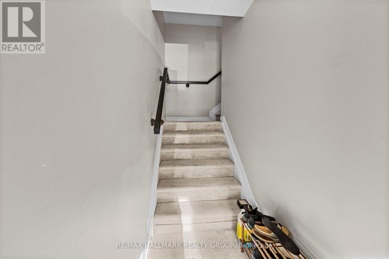 504 Clearbrook Drive, Ottawa, Ontario  K2J 5X5 - Photo 5 - X12632952