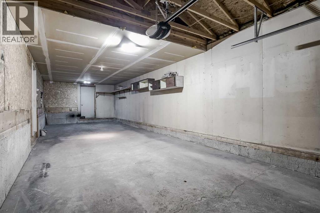 270 Douglas Glen Court Se, Calgary, Alberta T2Z 2M8 - Photo 33 - A2267898