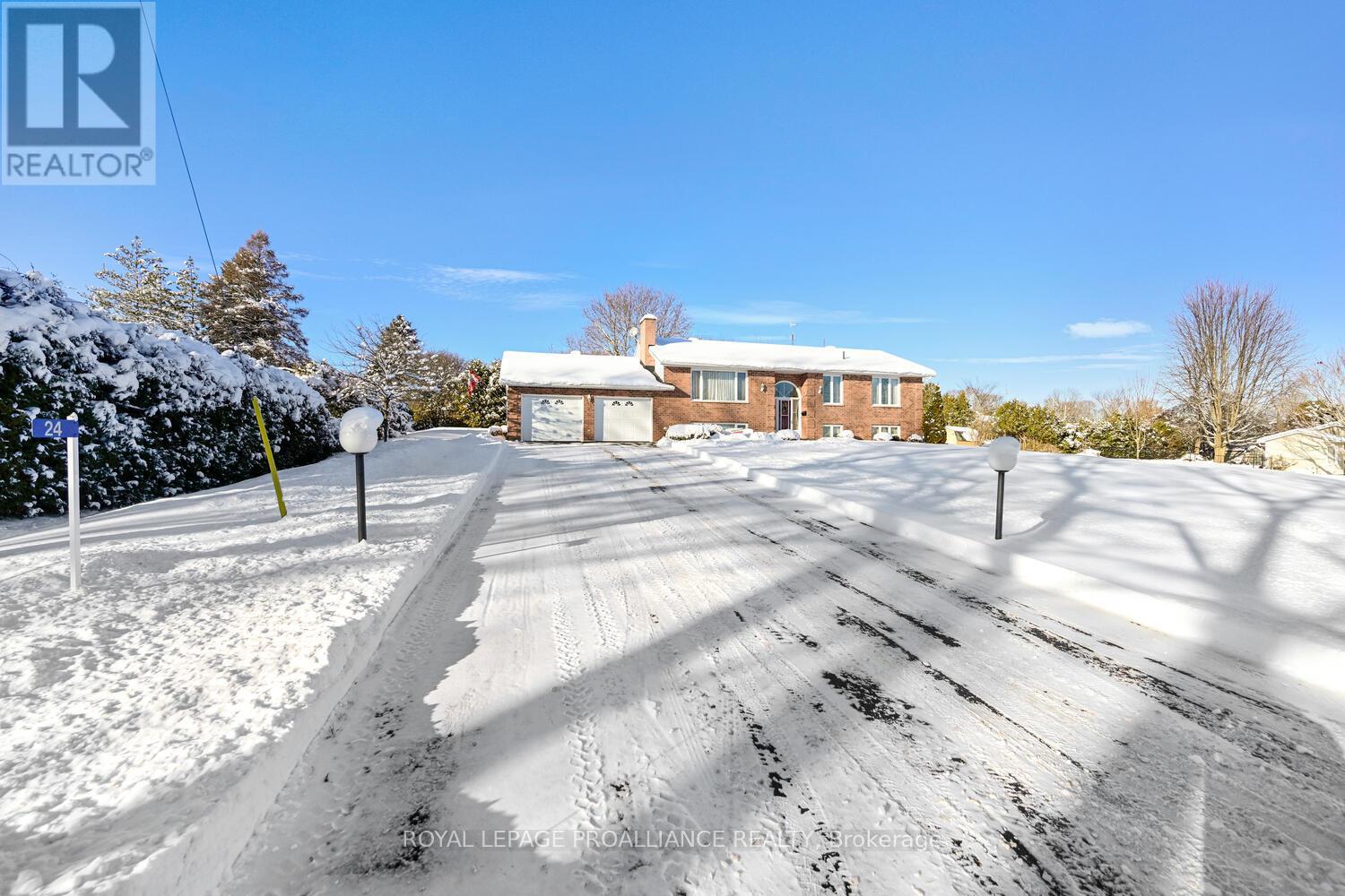 24 Bernard Crescent, Augusta, Ontario  K0E 1P0 - Photo 2 - X12370266