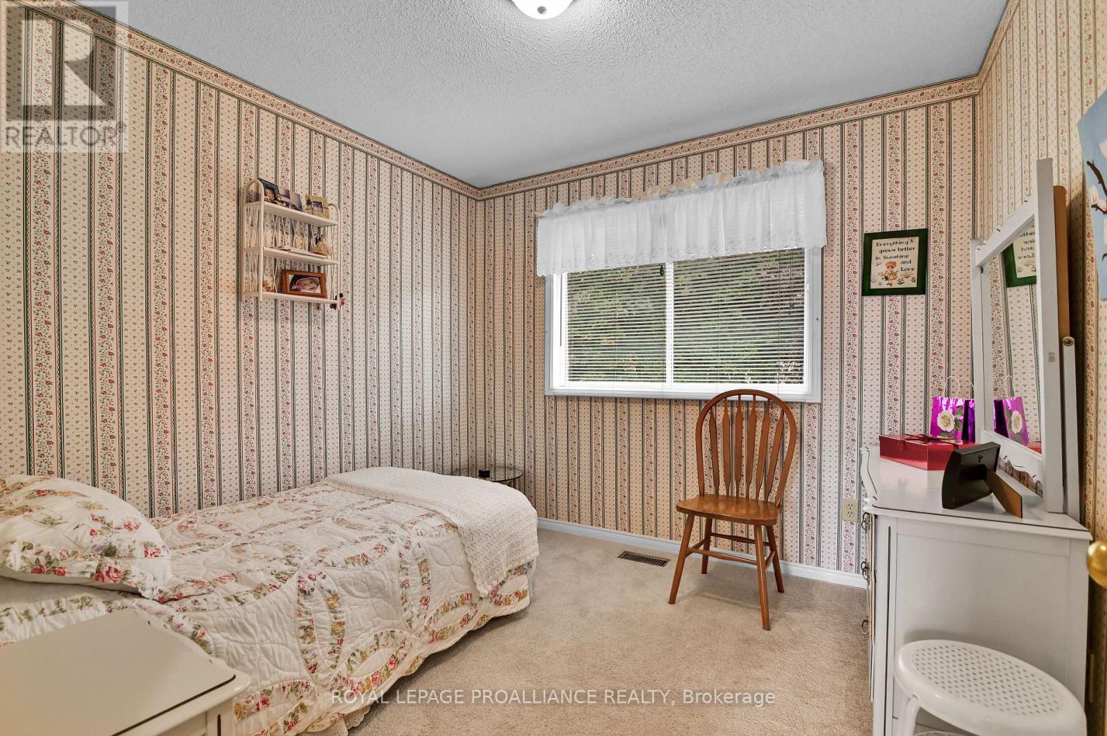 24 Bernard Crescent, Augusta, Ontario  K0E 1P0 - Photo 21 - X12370266