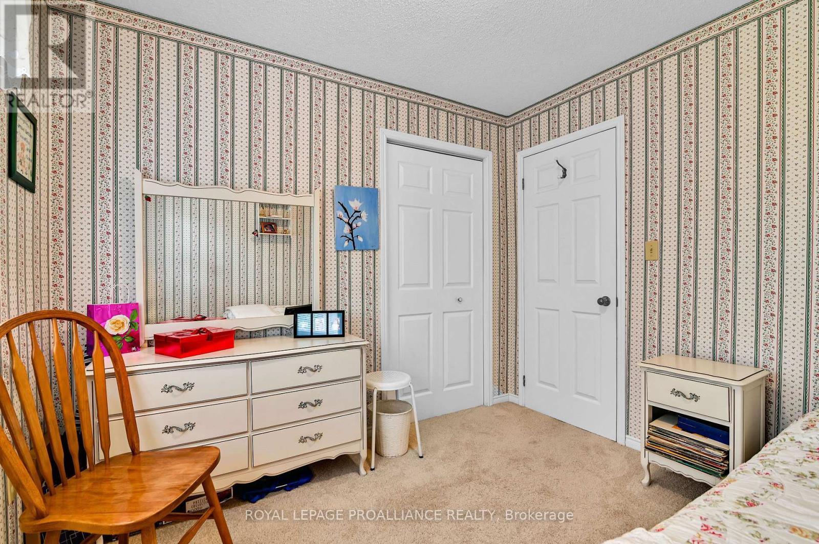 24 Bernard Crescent, Augusta, Ontario  K0E 1P0 - Photo 22 - X12370266