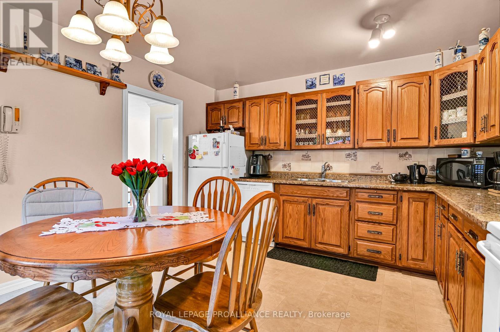 24 Bernard Crescent, Augusta, Ontario  K0E 1P0 - Photo 17 - X12370266