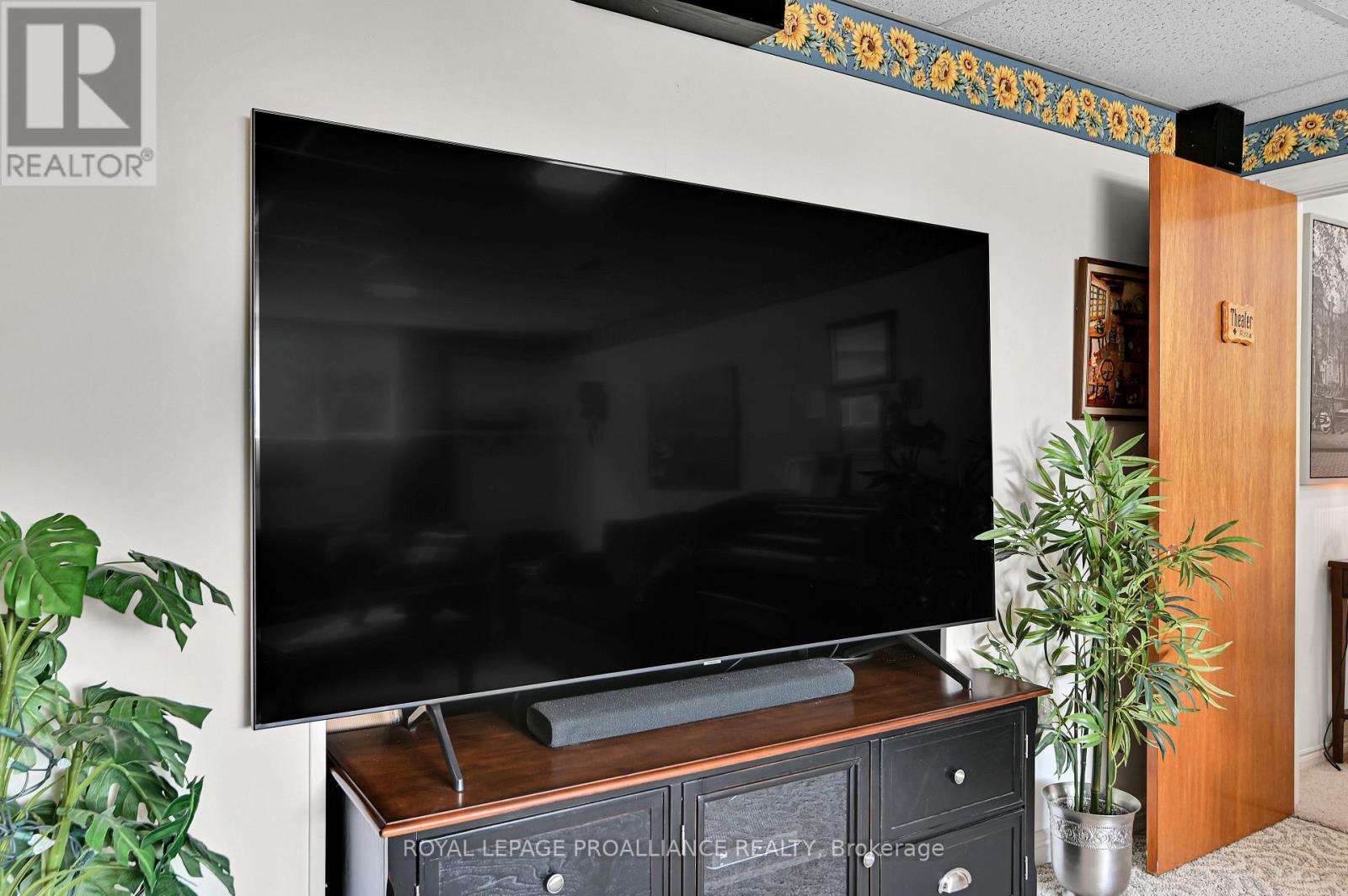 24 Bernard Crescent, Augusta, Ontario  K0E 1P0 - Photo 36 - X12370266