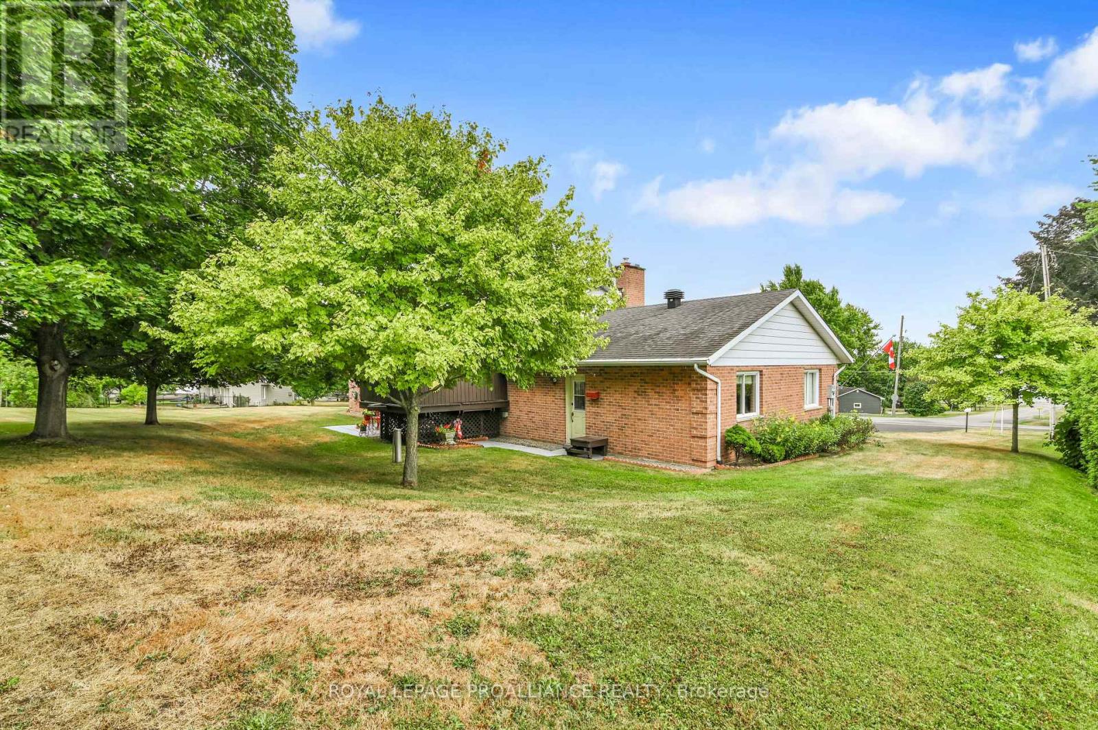 24 Bernard Crescent, Augusta, Ontario  K0E 1P0 - Photo 43 - X12370266