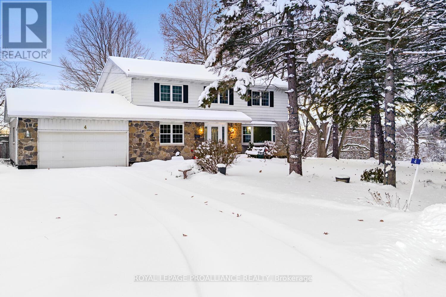 4 CONNELL PLACE, Prescott, Ontario