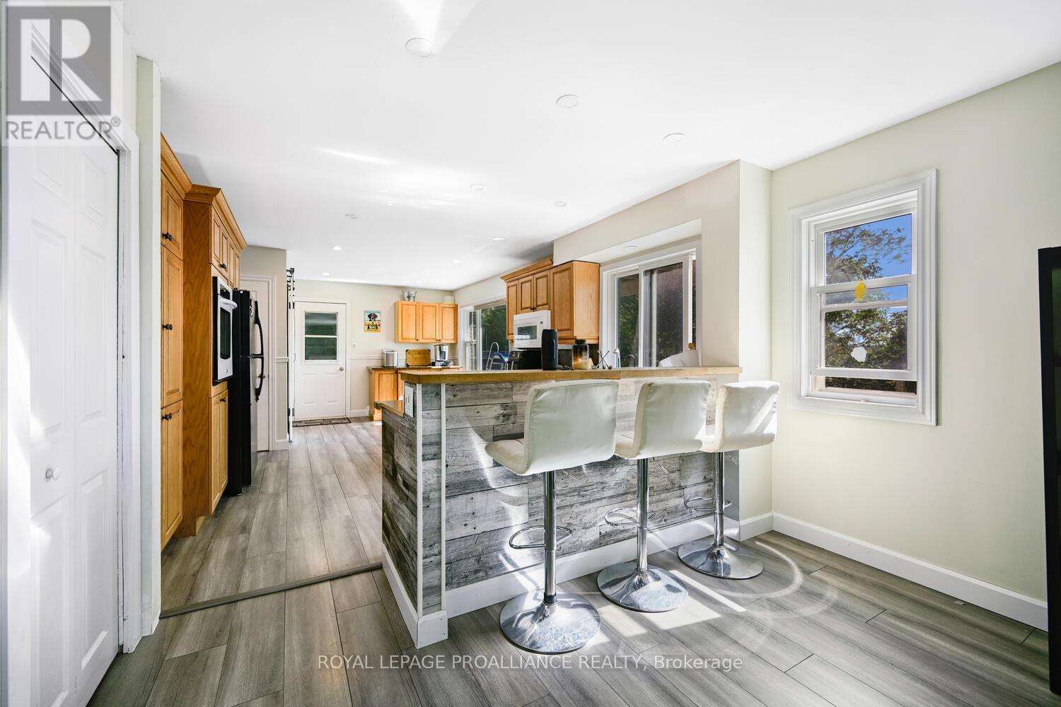 4 Connell Place, Prescott, Ontario  K0E 1T0 - Photo 8 - X12435858