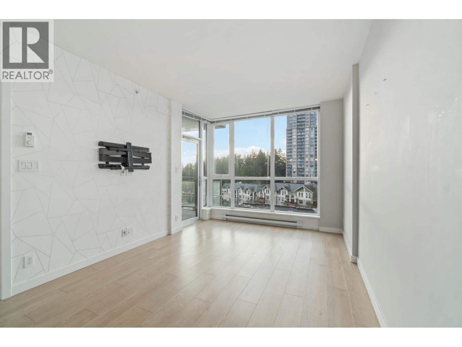 1007 271 Francis Way, New Westminster, British Columbia  V3L 0H2 - Photo 2 - R3073300