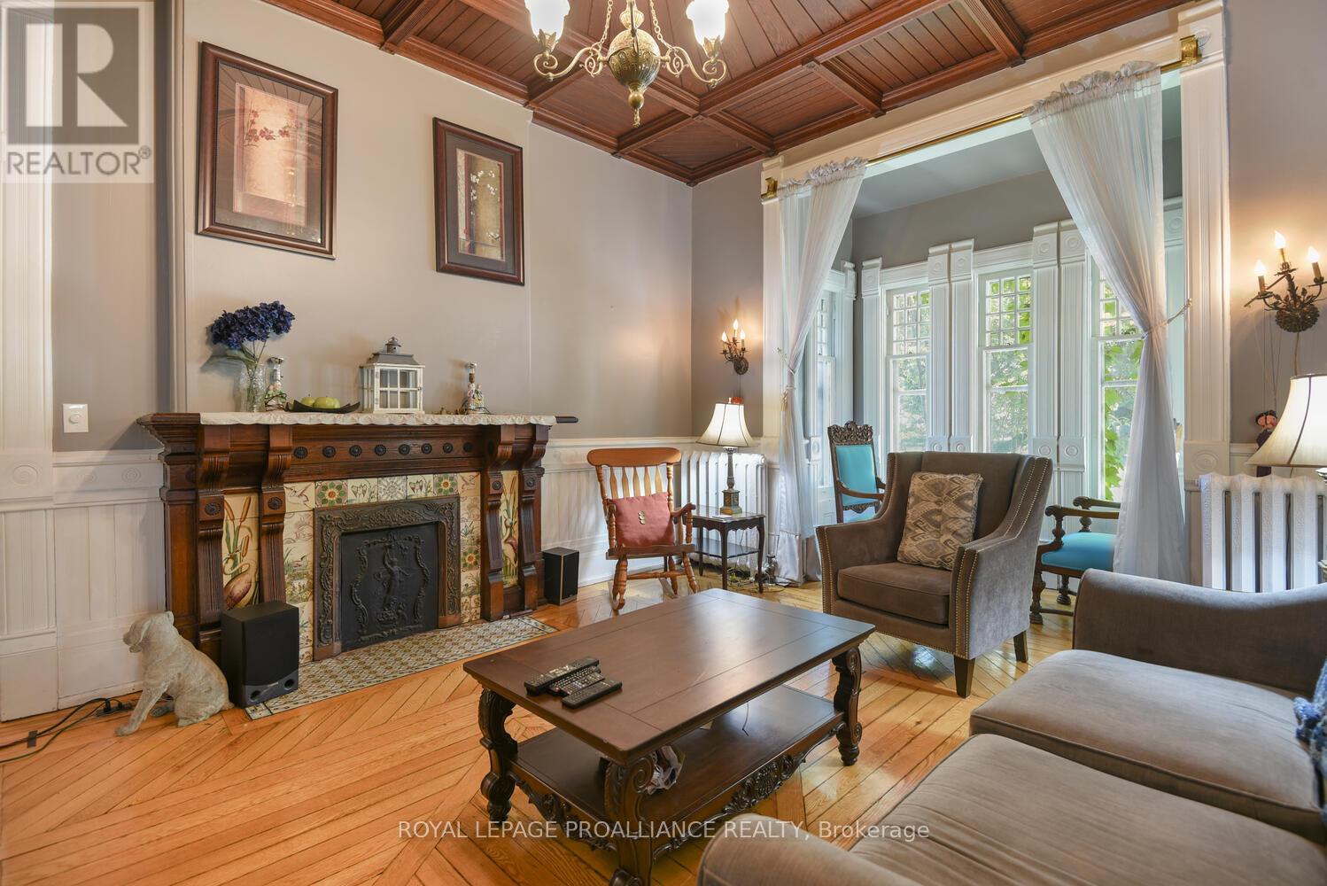 84 Park Street, Brockville, Ontario  K6V 2G7 - Photo 11 - X12379679