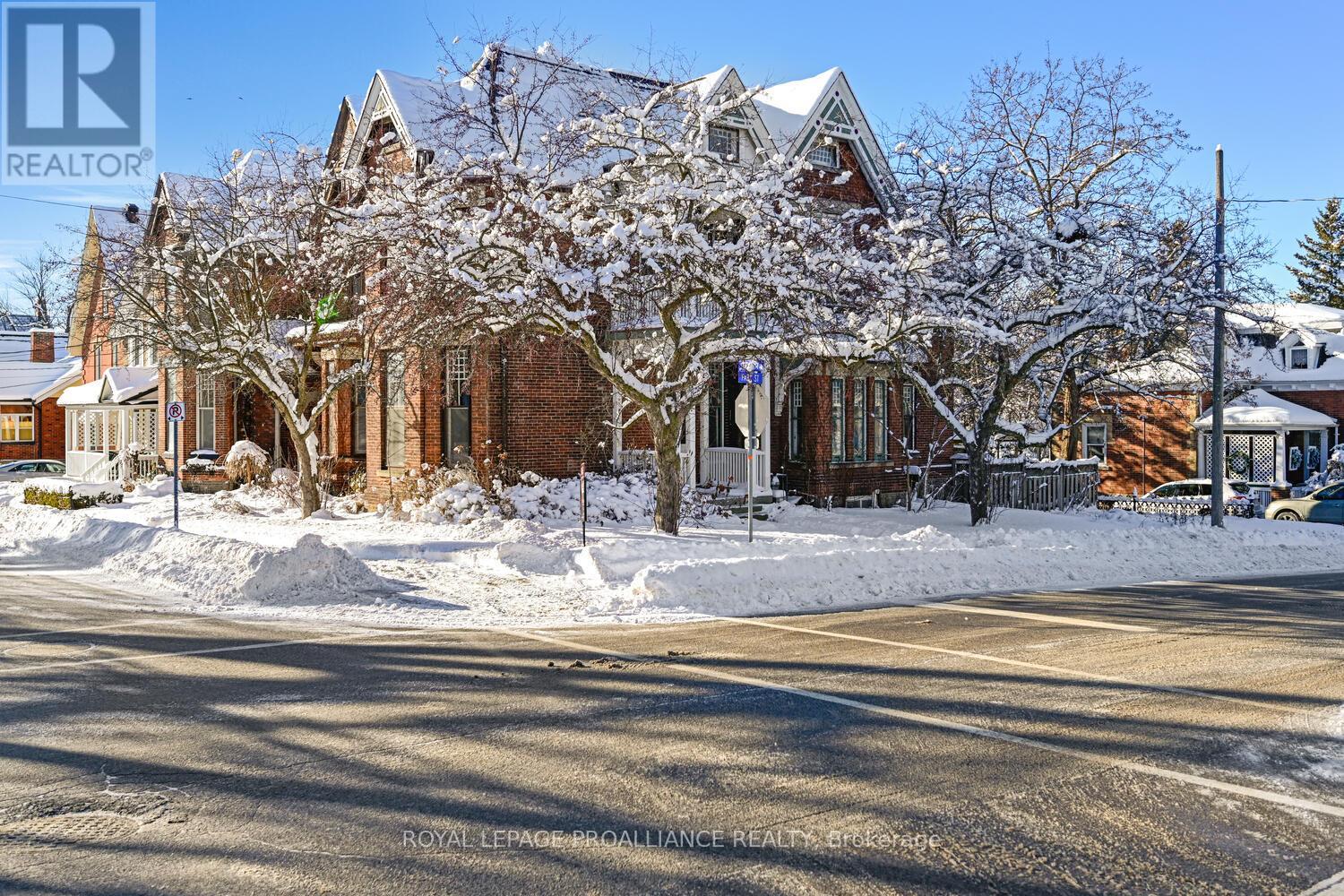 84 Park Street, Brockville, Ontario  K6V 2G7 - Photo 2 - X12379679