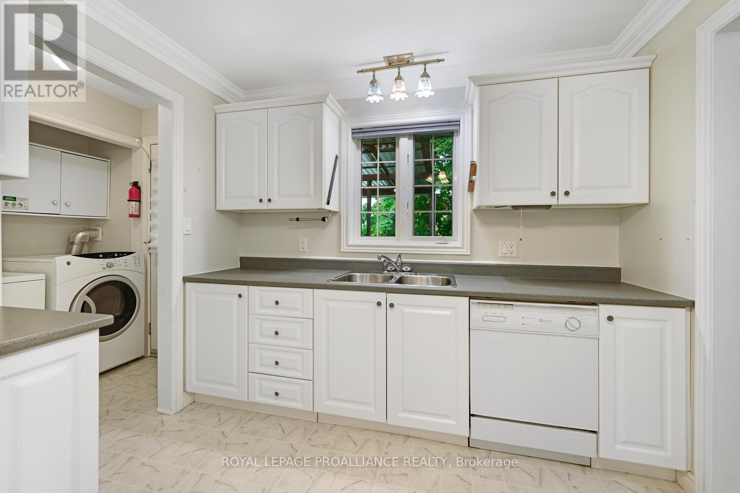 1003 Montrose Street, Brockville, Ontario K6V 7E9 - Photo 15 - X12430922