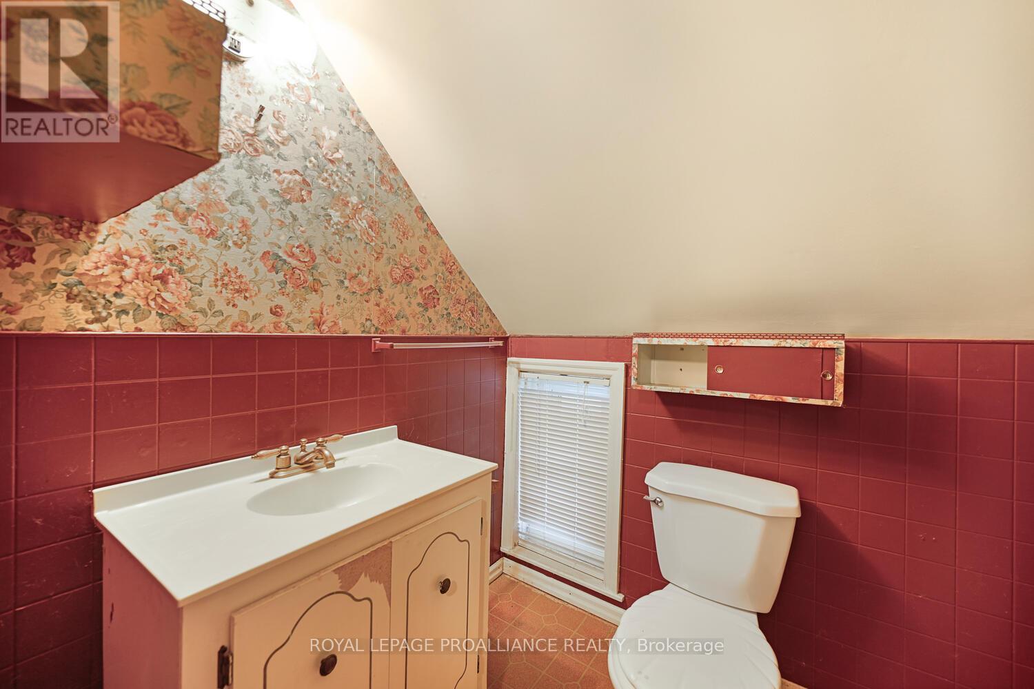 189 James Street E, Brockville, Ontario K6V 1L6 - Photo 19 - X12455734