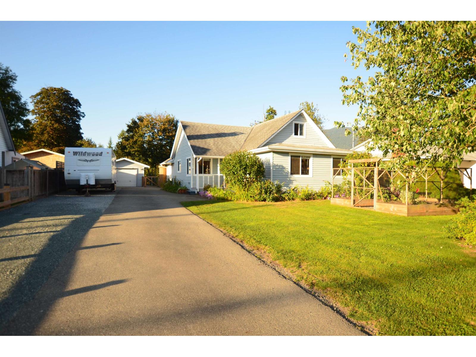 35107 Mcewen Avenue, Mission, British Columbia  V2V 6R3 - Photo 3 - R3052659