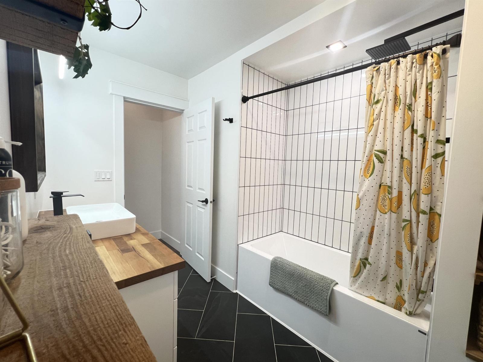 35107 Mcewen Avenue, Mission, British Columbia  V2V 6R3 - Photo 18 - R3052659