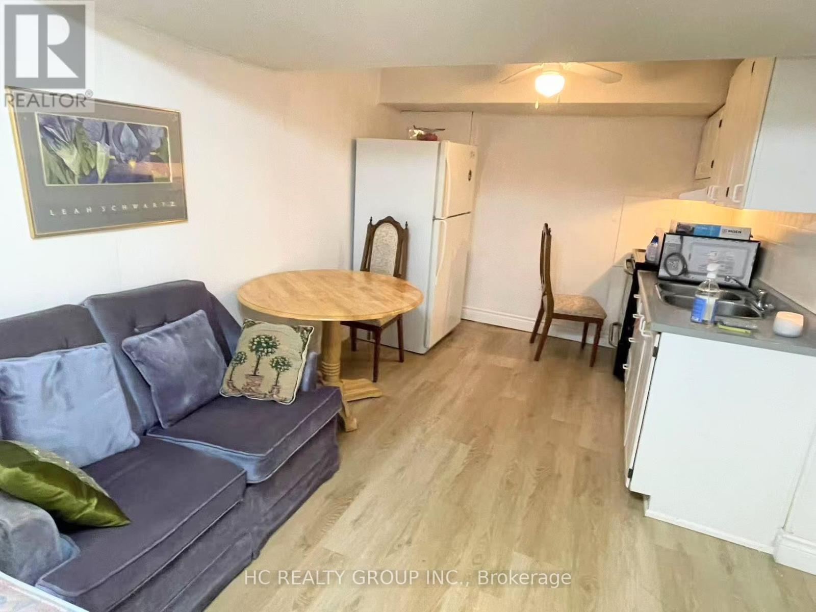 29 - 3025 Cedarglen Gate, Mississauga, Ontario L5C 2V7 - Photo 3 - W12632962