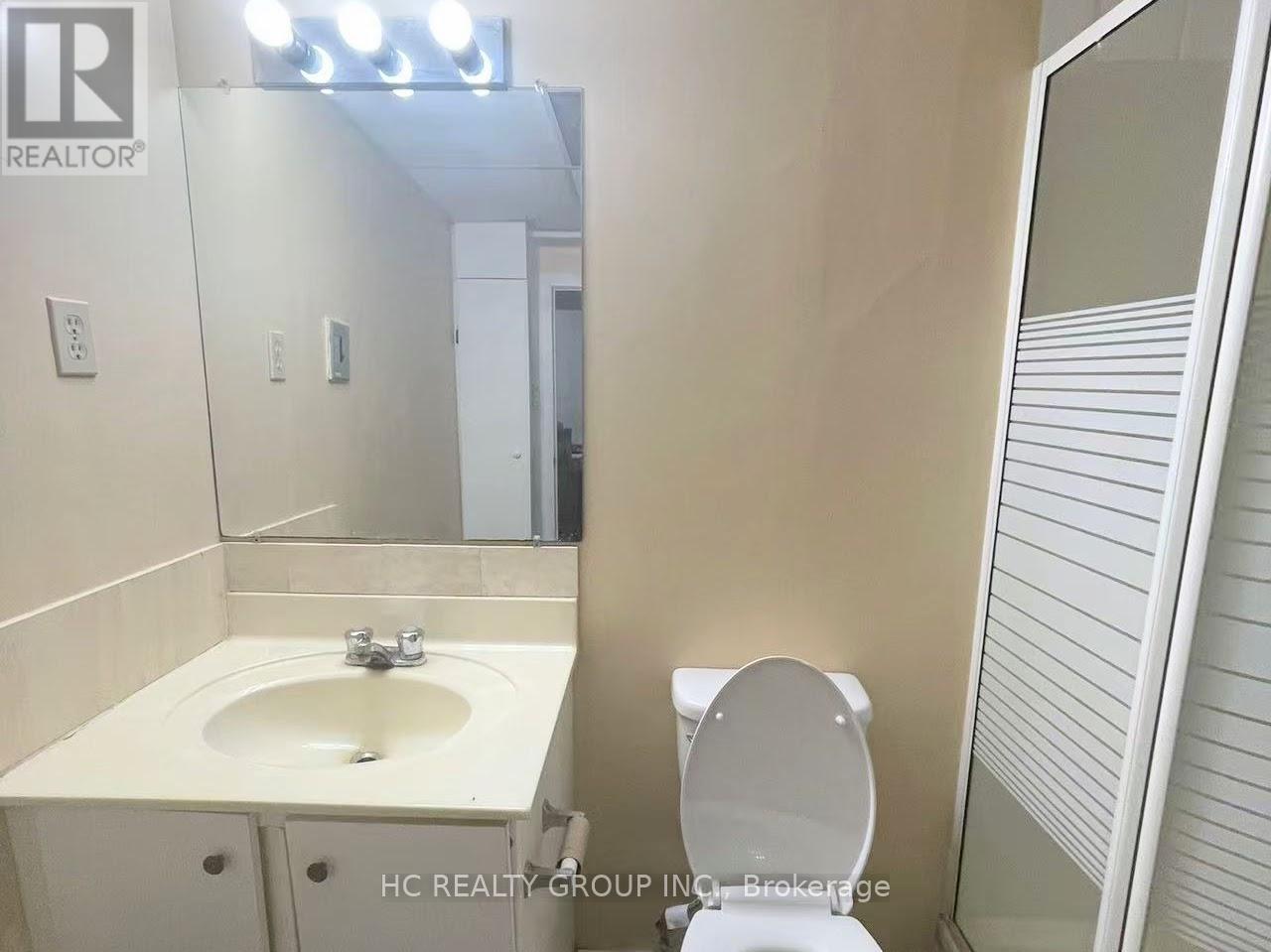 29 - 3025 Cedarglen Gate, Mississauga, Ontario L5C 2V7 - Photo 5 - W12632962