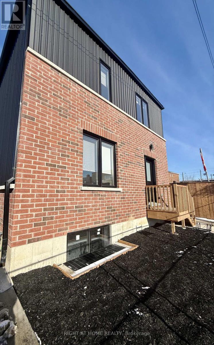 5A - 19 ARROWSMITH AVENUE, Toronto, Ontario