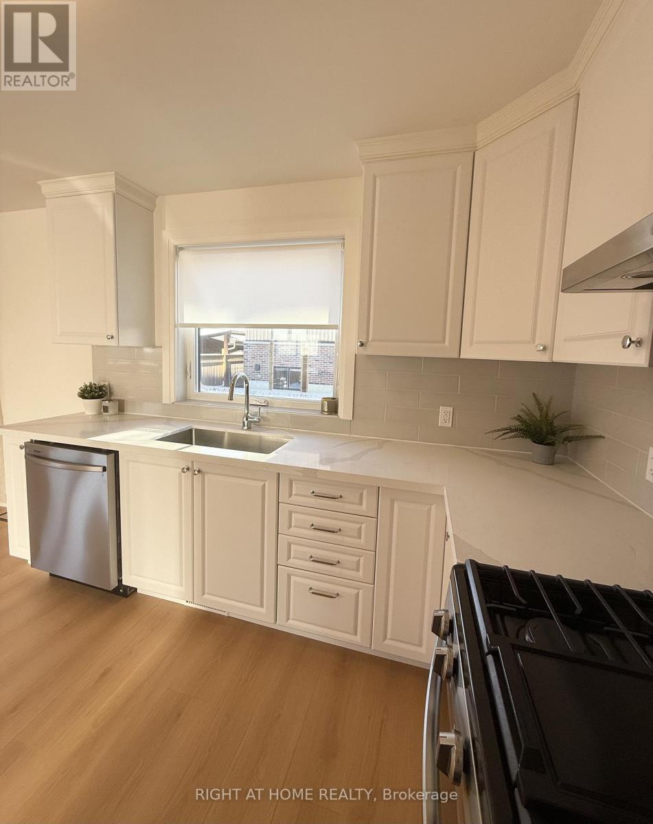 5a - 19 Arrowsmith Avenue, Toronto, Ontario  M6M 2W8 - Photo 11 - W12632964