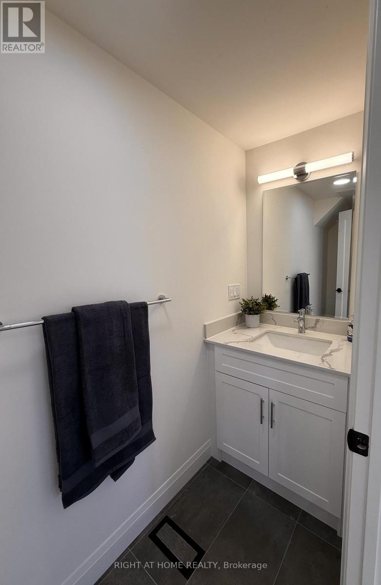 5a - 19 Arrowsmith Avenue, Toronto, Ontario  M6M 2W8 - Photo 14 - W12632964