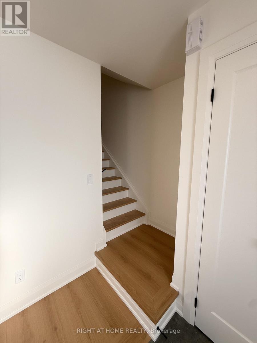 5a - 19 Arrowsmith Avenue, Toronto, Ontario  M6M 2W8 - Photo 15 - W12632964