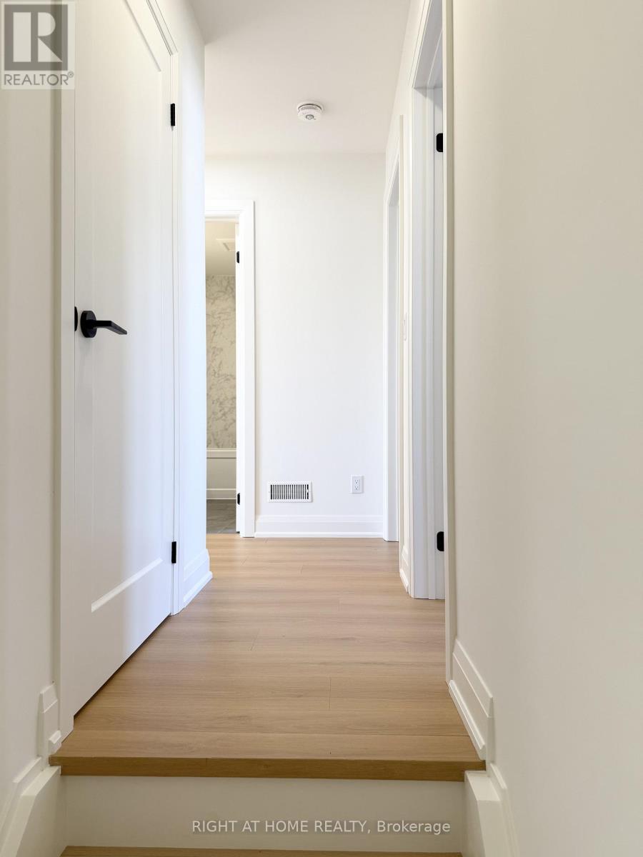 5a - 19 Arrowsmith Avenue, Toronto, Ontario  M6M 2W8 - Photo 16 - W12632964