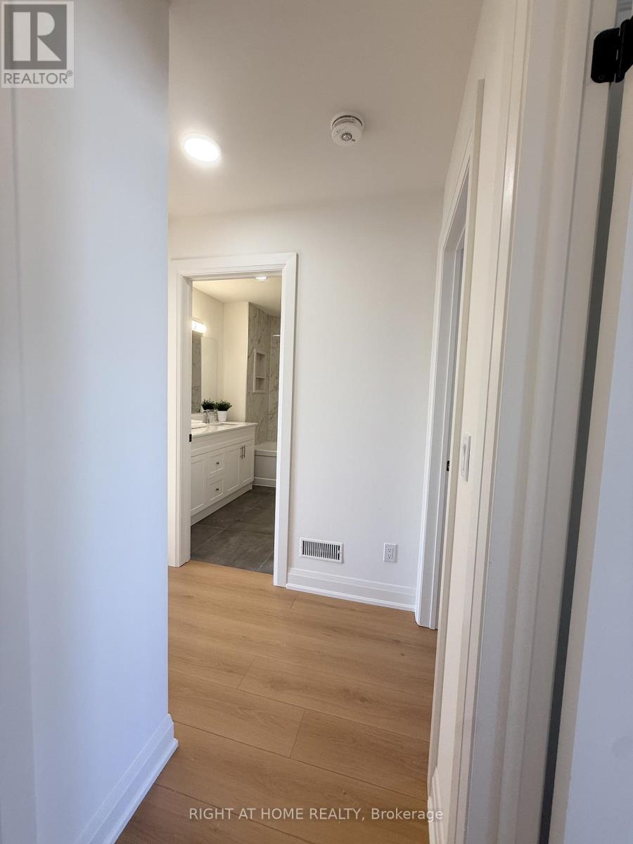 5a - 19 Arrowsmith Avenue, Toronto, Ontario  M6M 2W8 - Photo 18 - W12632964