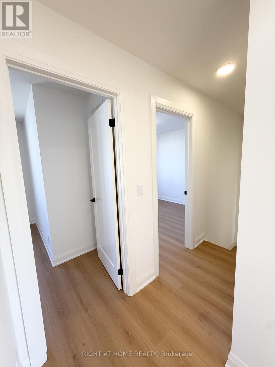 5a - 19 Arrowsmith Avenue, Toronto, Ontario  M6M 2W8 - Photo 19 - W12632964