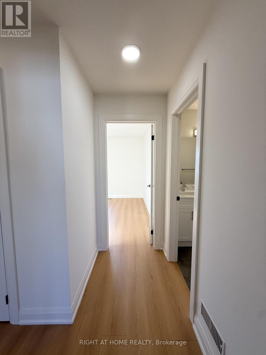 5a - 19 Arrowsmith Avenue, Toronto, Ontario  M6M 2W8 - Photo 24 - W12632964