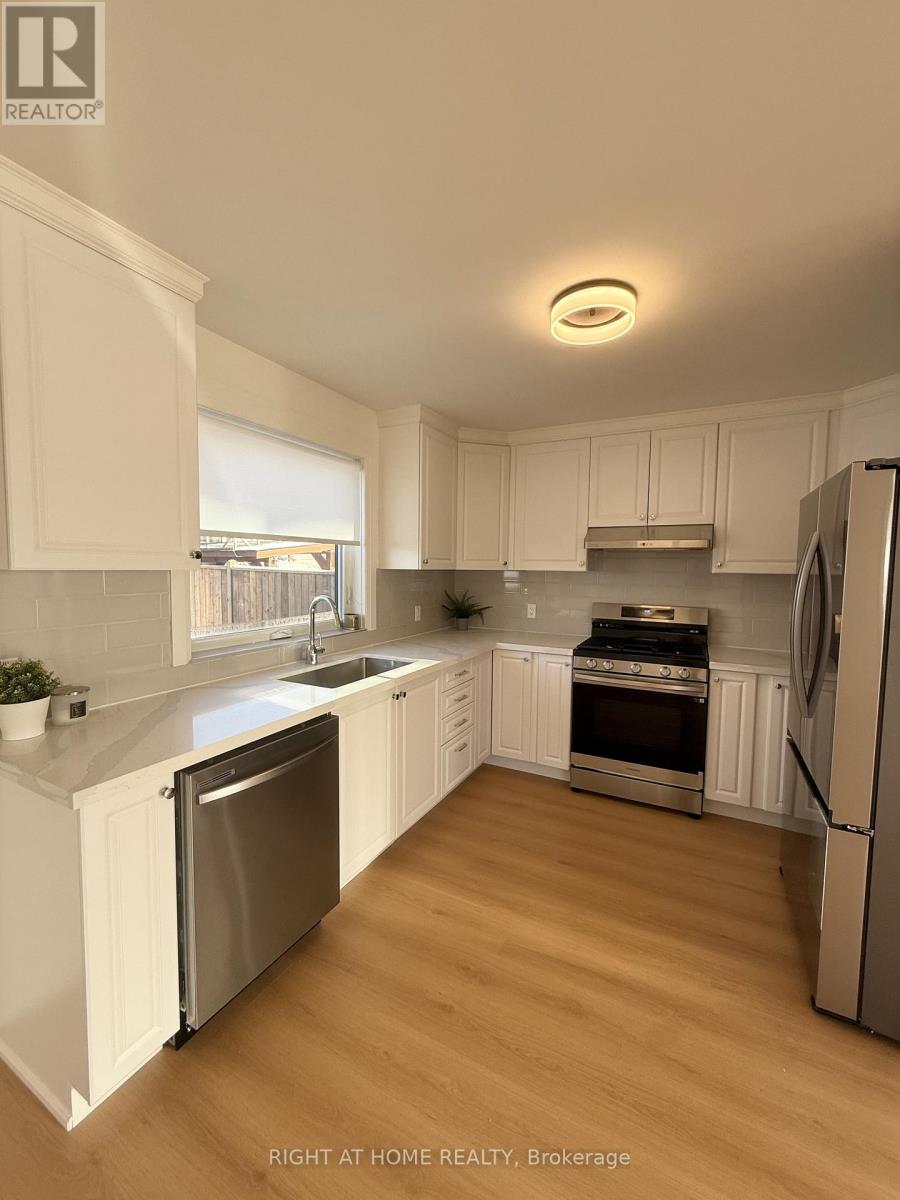 5a - 19 Arrowsmith Avenue, Toronto, Ontario  M6M 2W8 - Photo 9 - W12632964