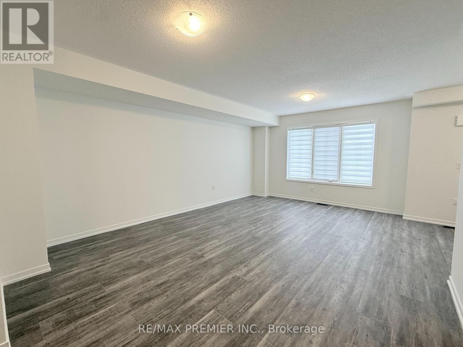 14 Kingbird Common, Cambridge, Ontario  N1T 0H4 - Photo 4 - X12632954