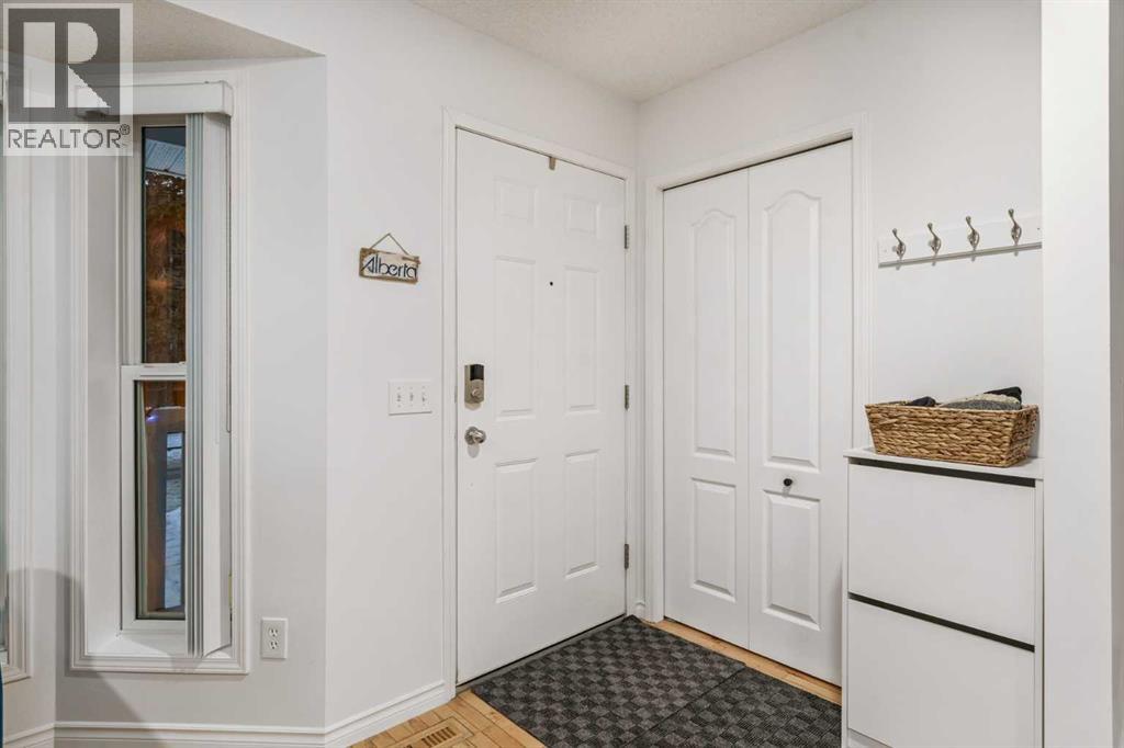 432 56 Avenue Sw, Calgary, Alberta  T2V 0G5 - Photo 3 - A2274886