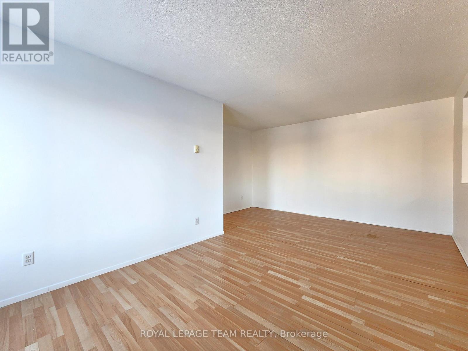 A - 50 Madawaska Street, Arnprior, Ontario K7S 1R9 - Photo 3 - X12632976