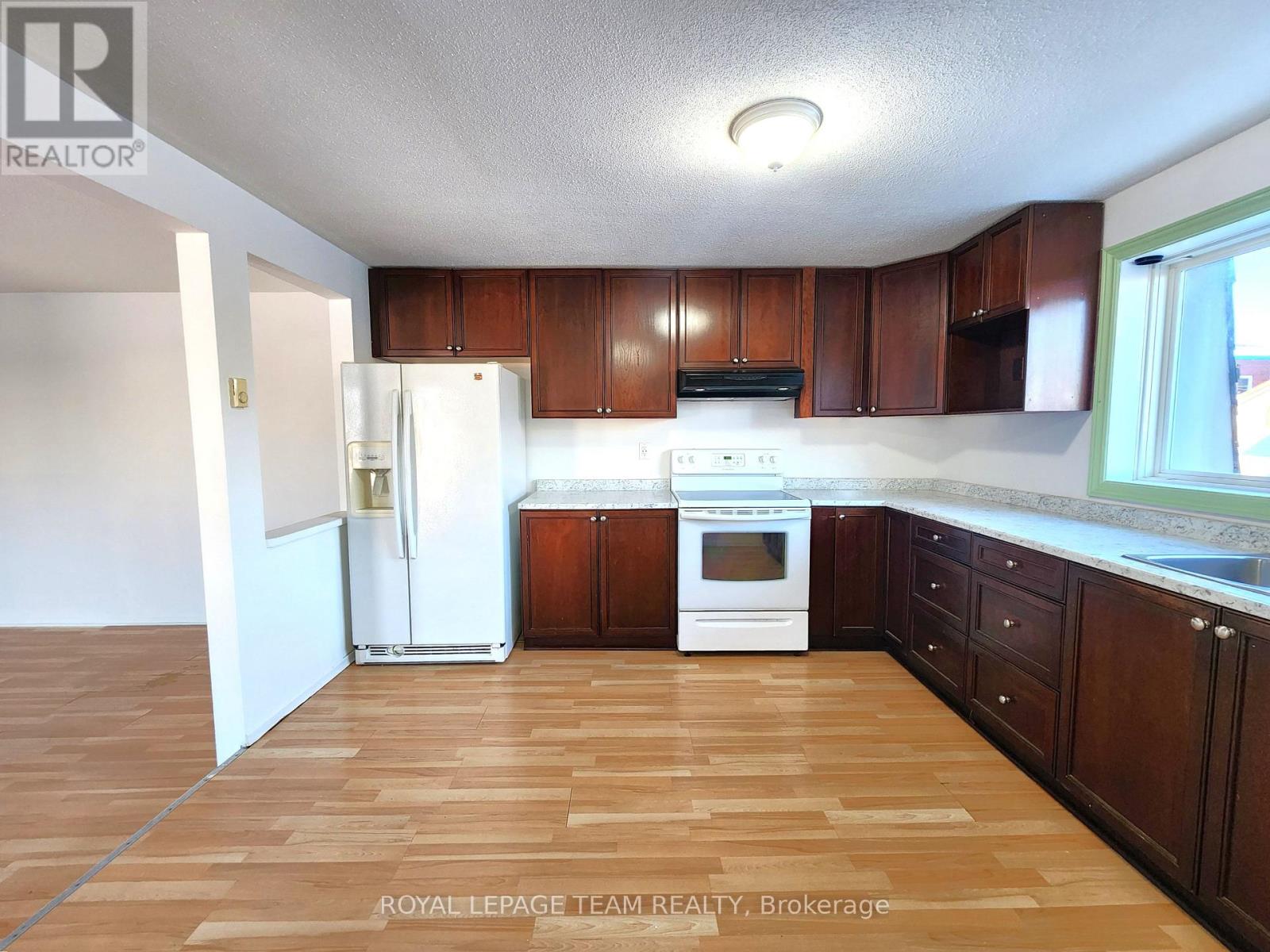 A - 50 Madawaska Street, Arnprior, Ontario K7S 1R9 - Photo 8 - X12632976