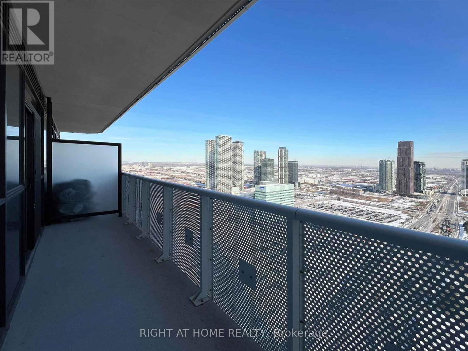 3907 - 8 Interchange Way, Vaughan, Ontario  L4K 0R2 - Photo 11 - N12632980