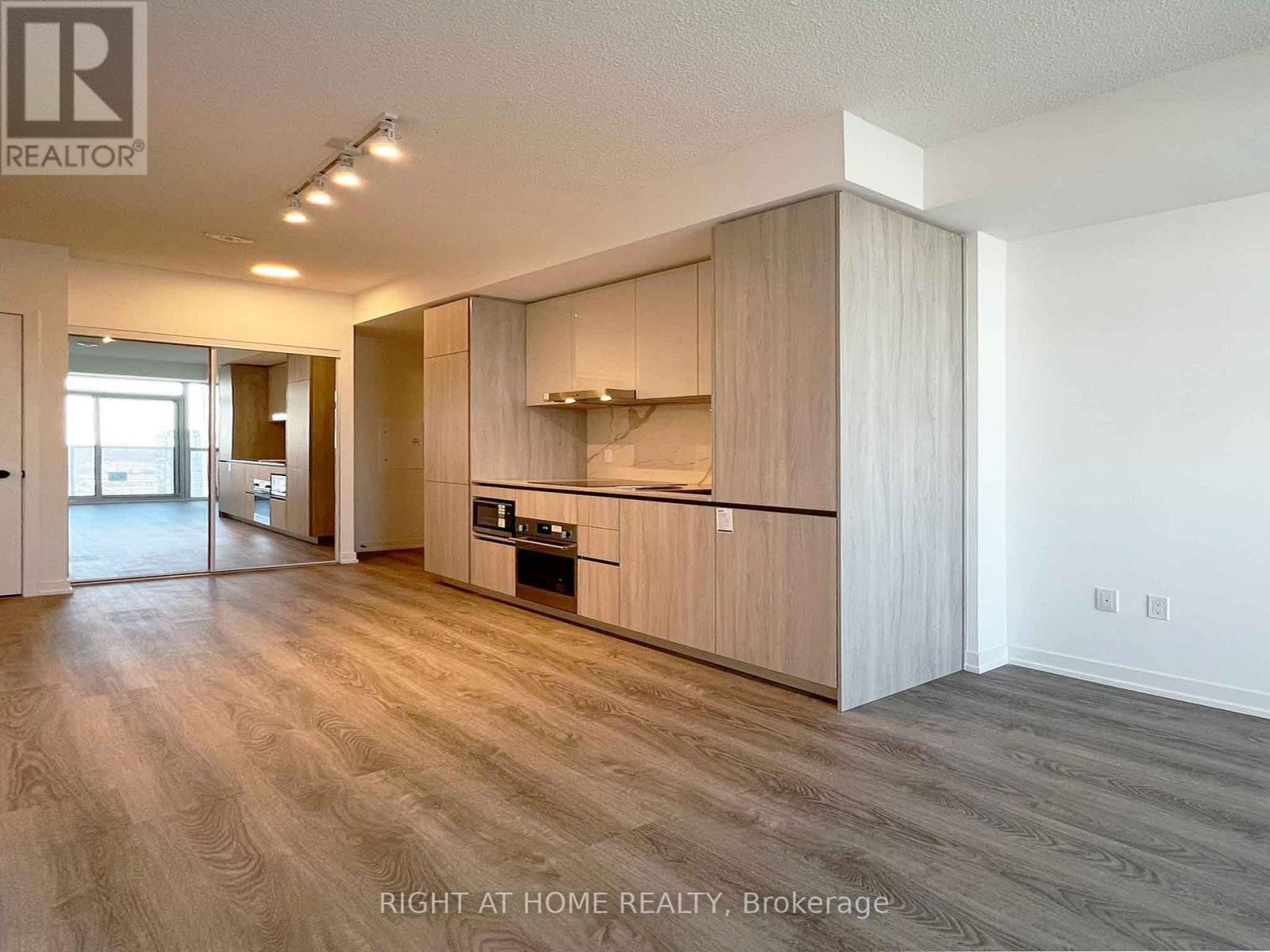 3907 - 8 Interchange Way, Vaughan, Ontario  L4K 0R2 - Photo 2 - N12632980