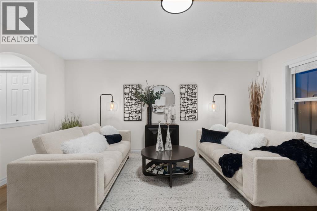 89 Crystalridge Close, Okotoks, Alberta  T1S 1W5 - Photo 4 - A2271460